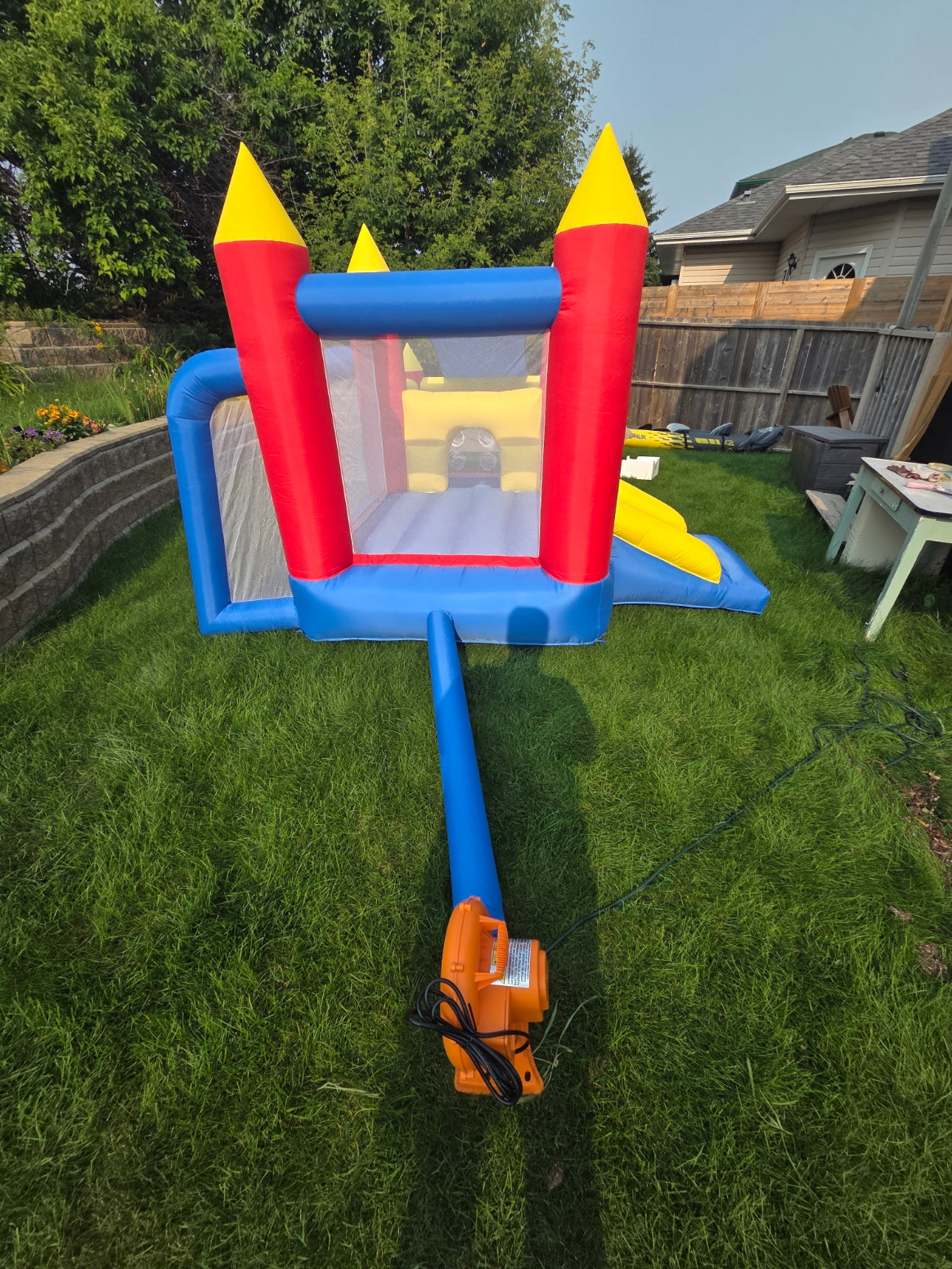 Kids Inflatable Bounce House / Bouncy Castle with Slide, Ball Pit & Blower