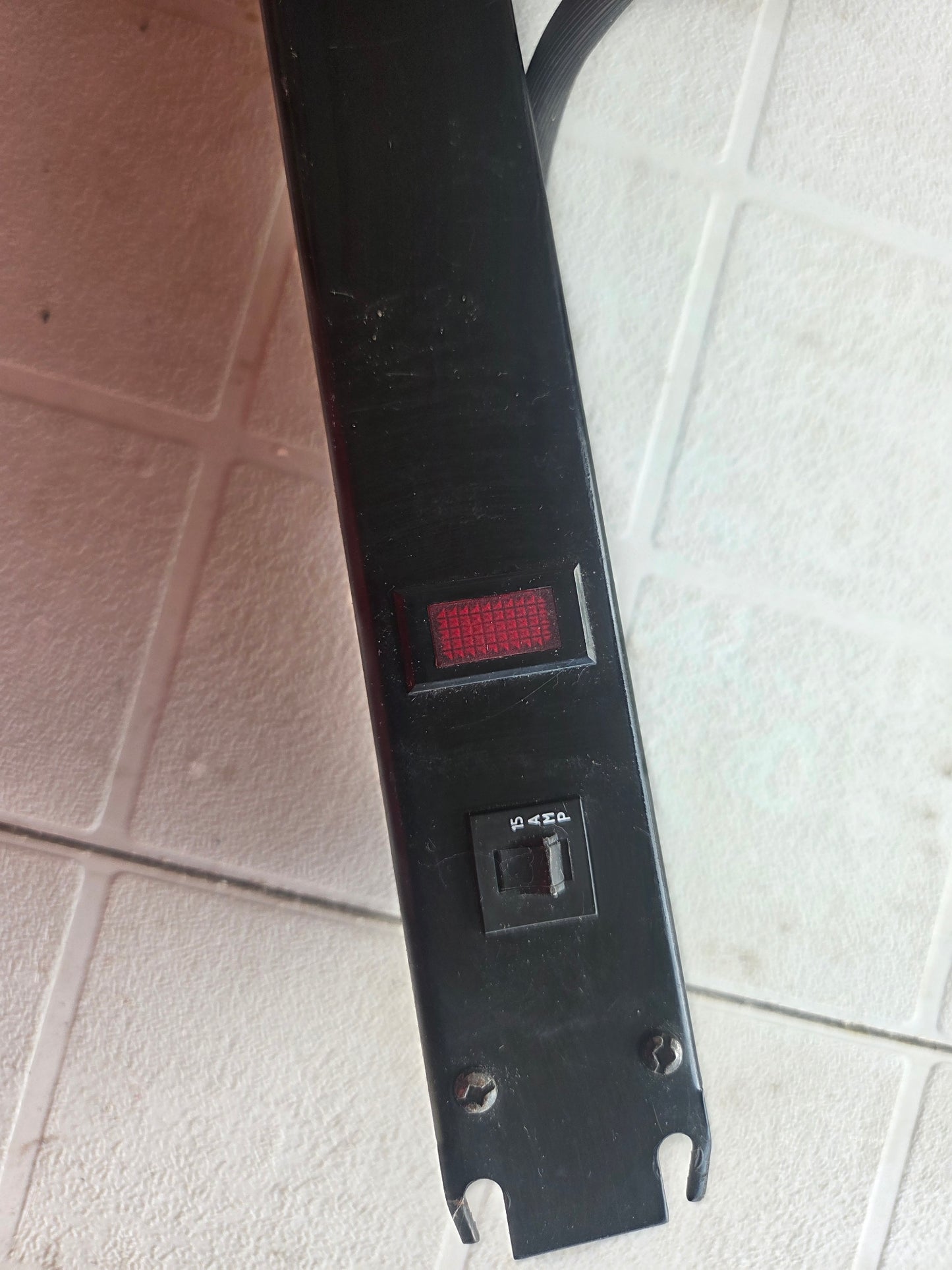 Hammond 19 Inch 1U 8 Outlet Rack Mount PDU Power Bar 15ft Cord 1583T8B1BK