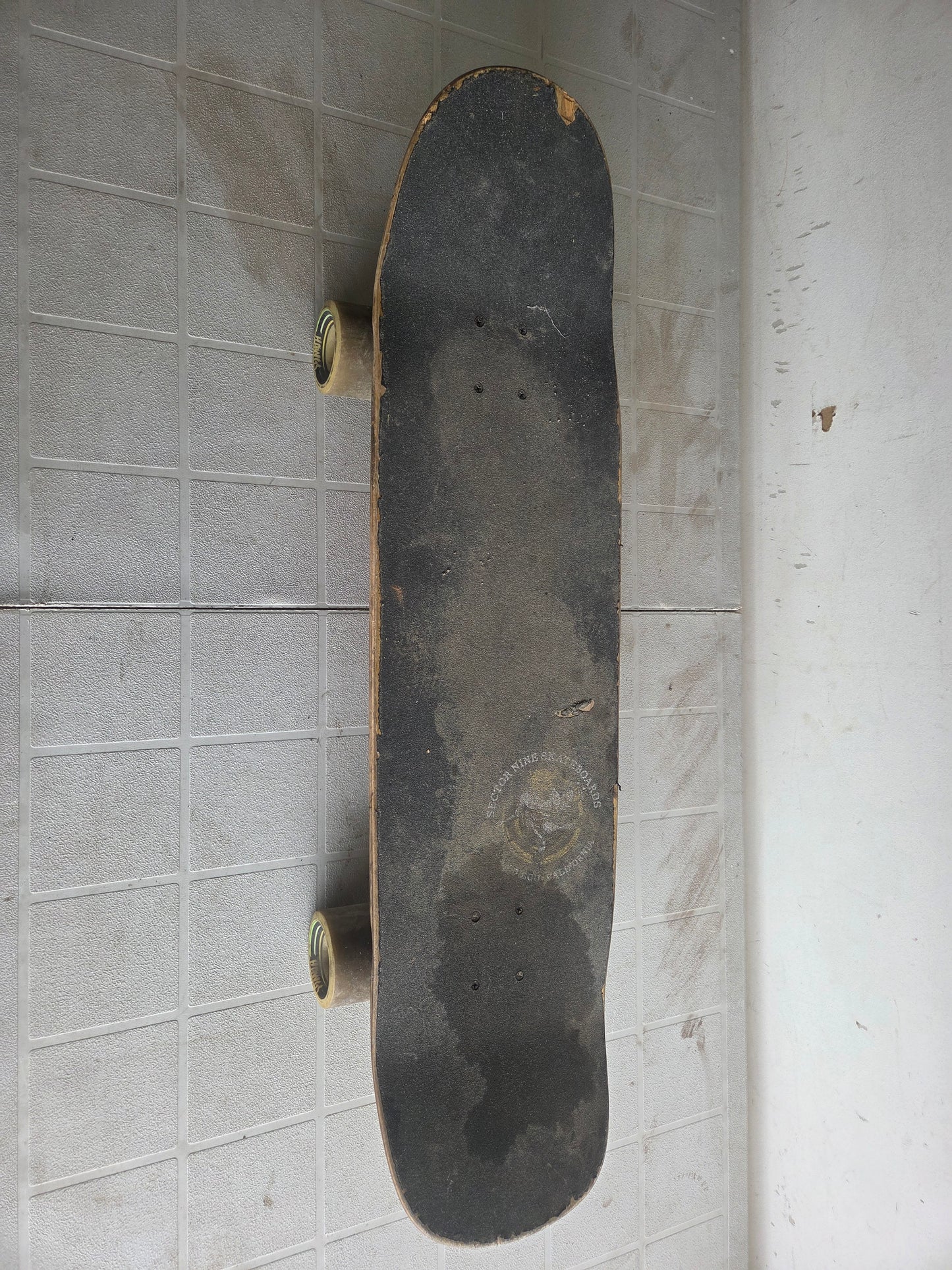 Sector 9 Skateboard Cruiser Gullwing Trucks Hawgs Monster 76mm 80a Wheels