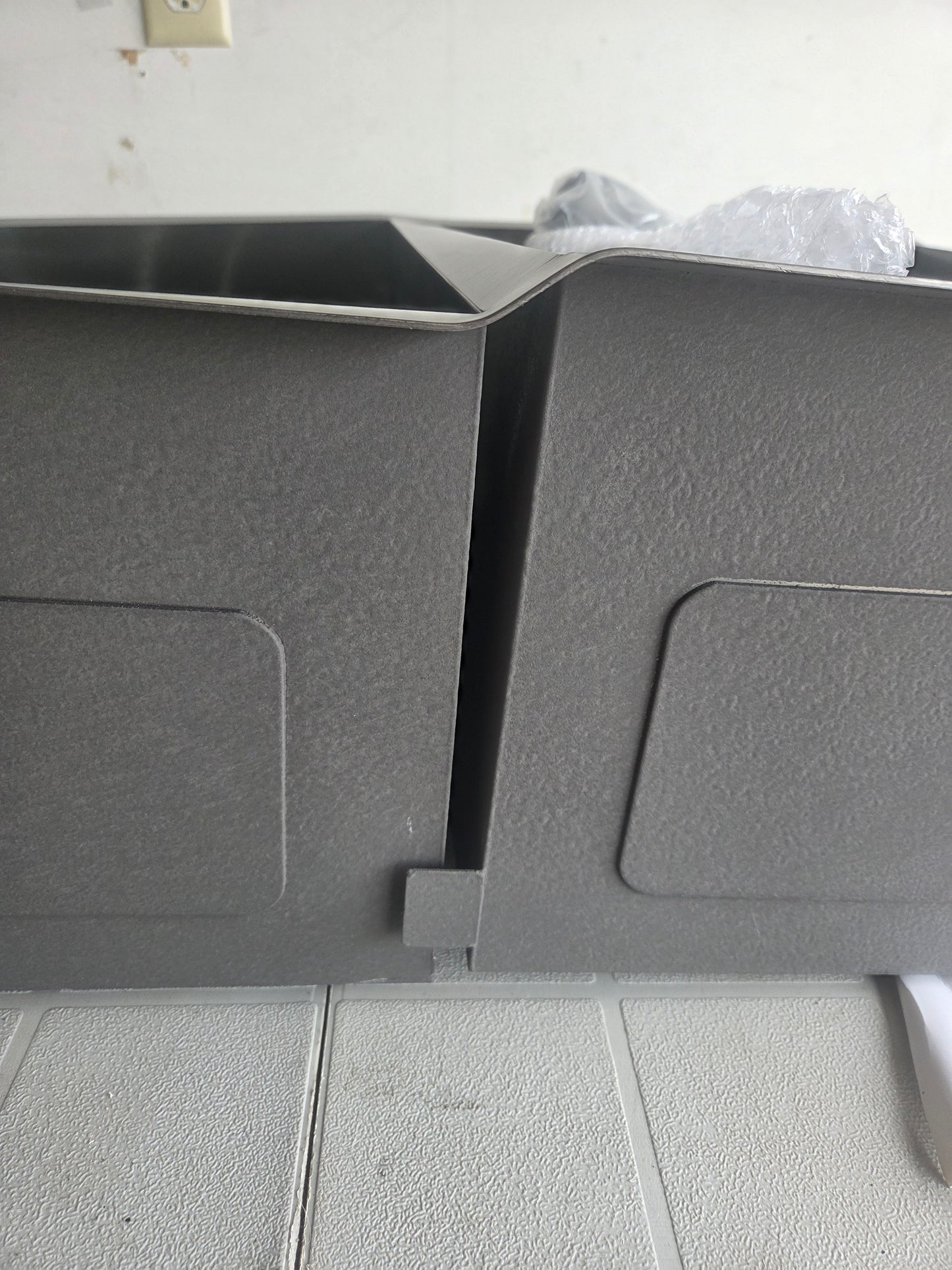 (Damaged Rim) 30 Inch Black Stainless Steel Undermount Double Kitchen Sink - New