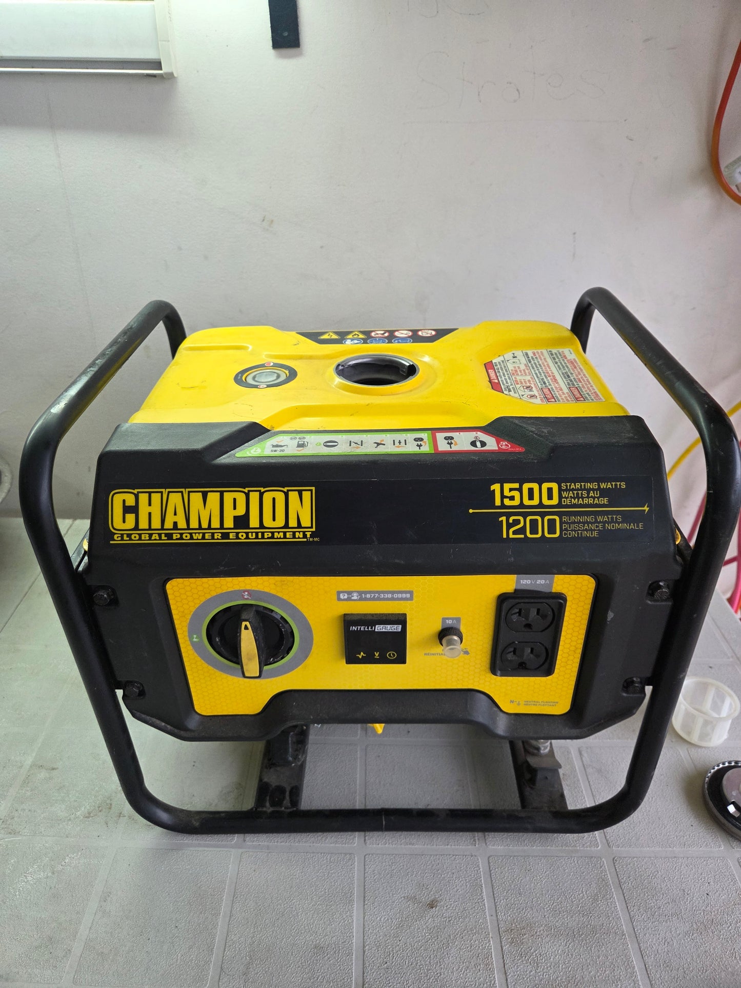 Champion 1500W Portable Gas Generator 1200W Running Model 201069