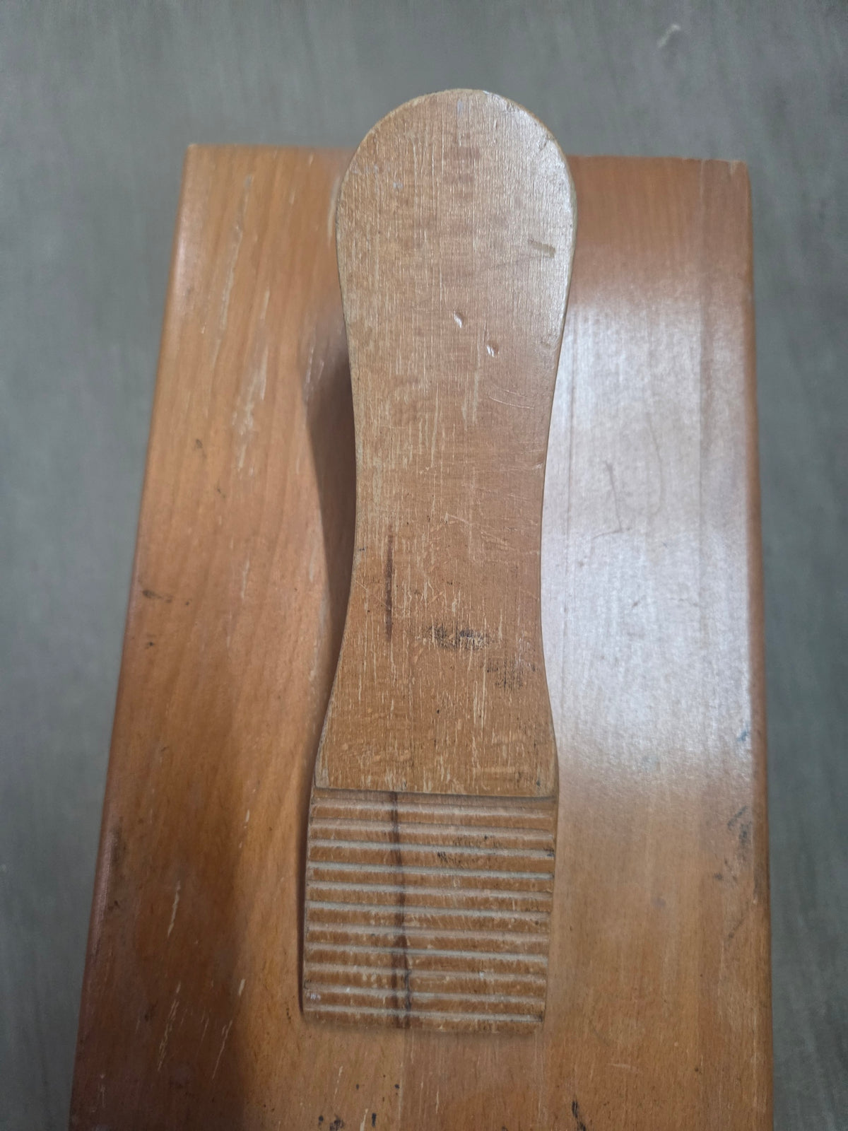 Vintage Esquire Shoe Valet Deluxe Wooden Shoe Shine Box with Key & Brushes