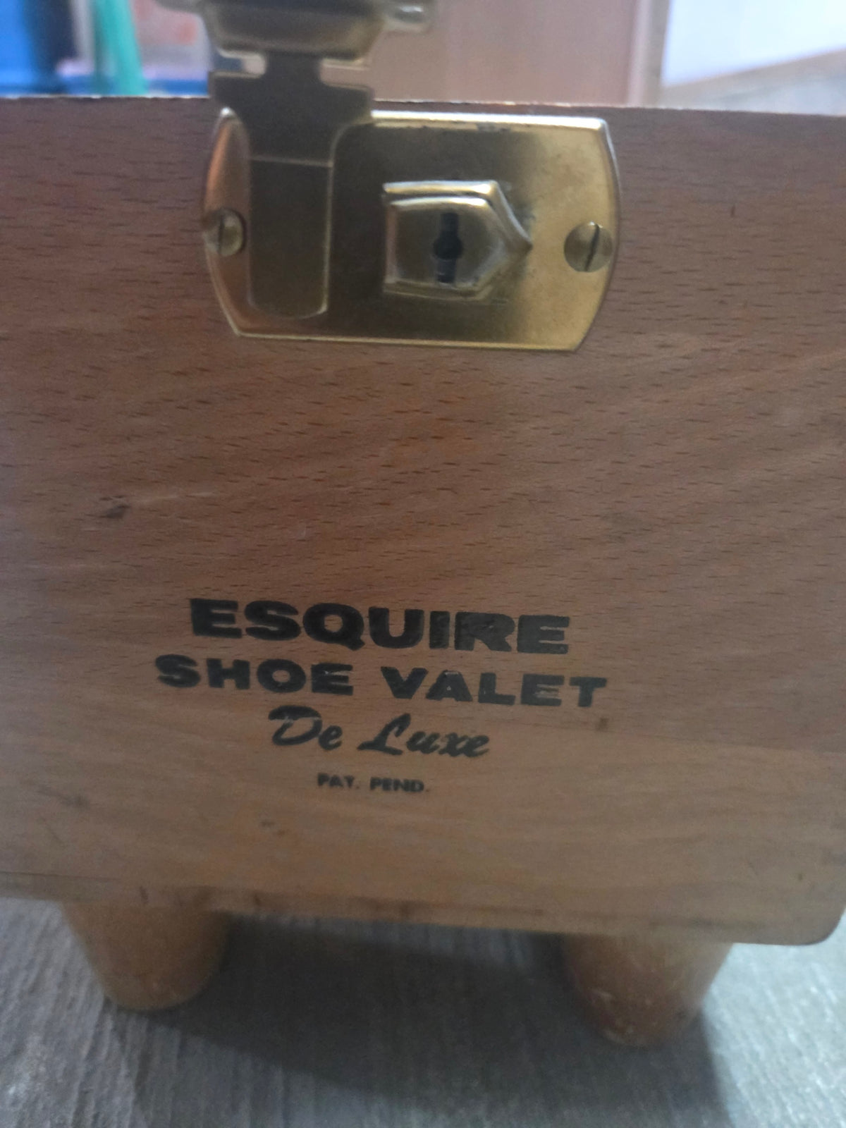 Vintage Esquire Shoe Valet Deluxe Wooden Shoe Shine Box with Key & Brushes
