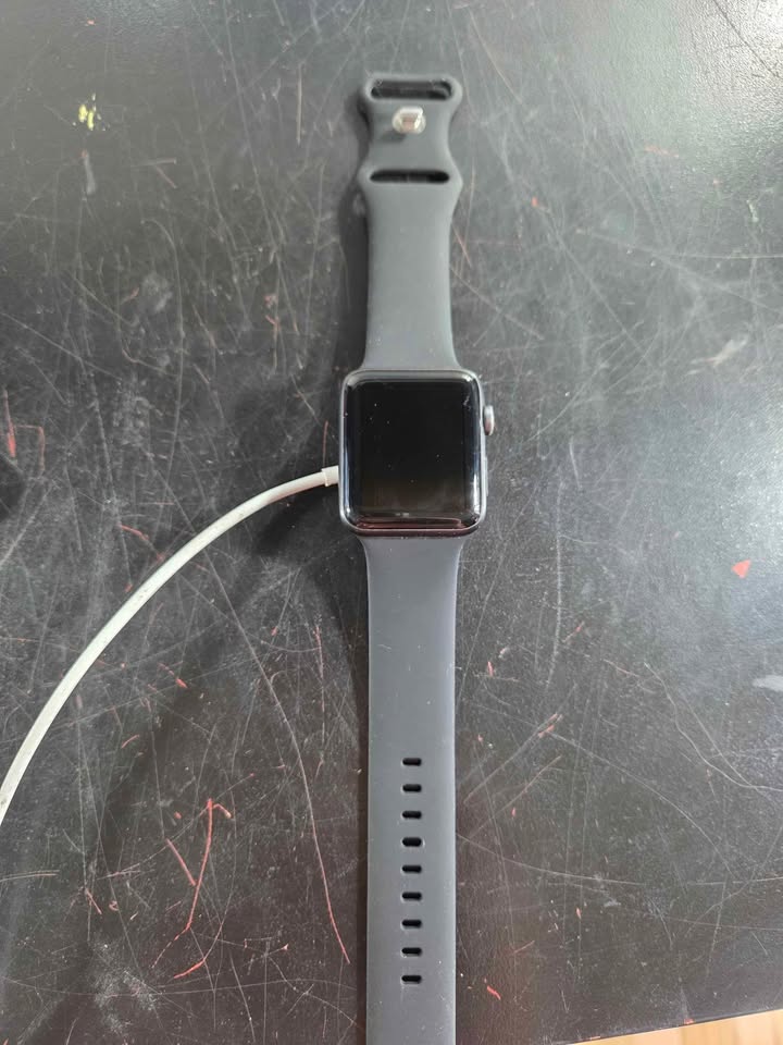 Apple Watch Series 3 - 42mm GPS Model w/ New Band & Minor Scuff, 84% Battery