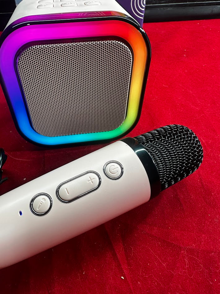 New Kids Karaoke Microphone, Small and Portable wireless Machine, Voice Changing, Pink Toy